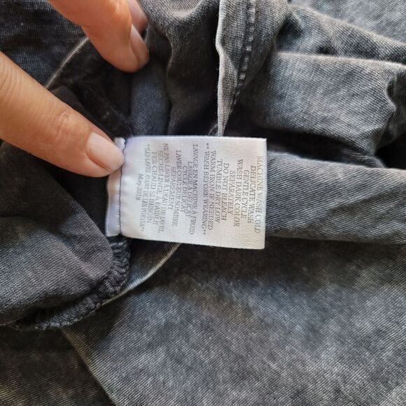 Peloton sleeveless acid washed black tee - Picture 2 of 6